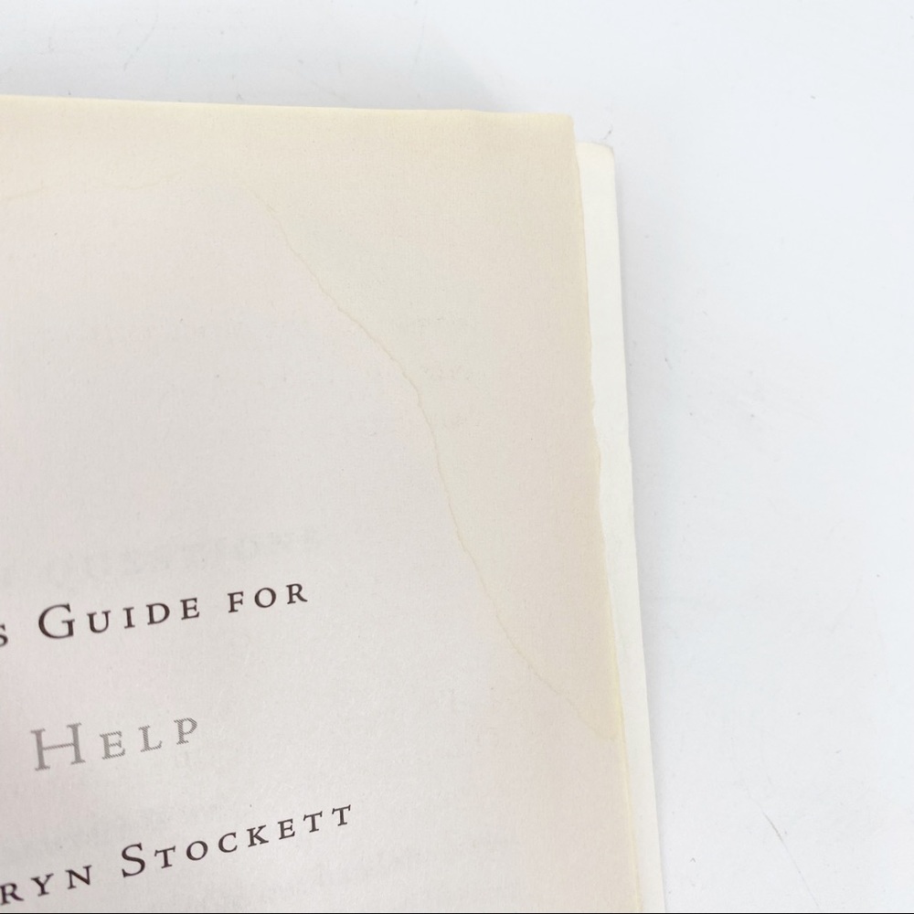 The Help by Kathryn Stockett Paperback - Picture 4 of 4